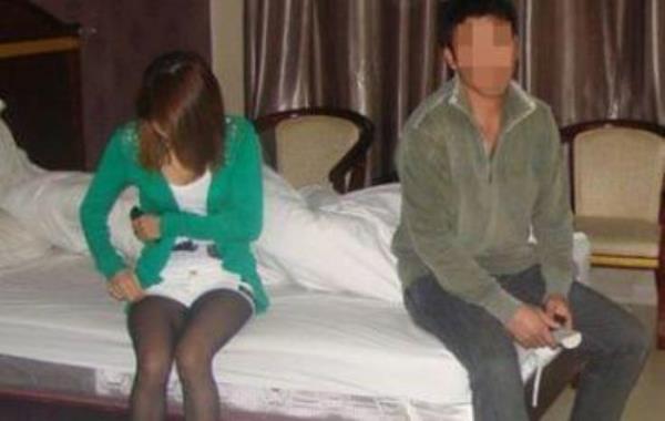 15岁女孩性交易超百次 被骗子骗到淫窟日夜接客