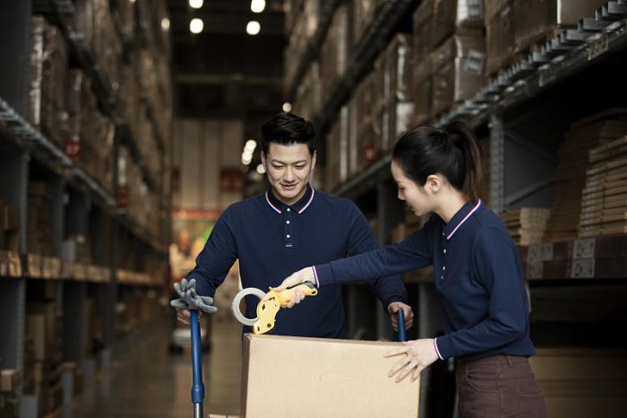 DHL电子商务英国提供全球退货解决方案