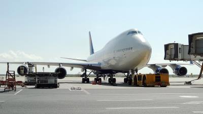 伊朗对美国驻卡塔尔空军基地实施导弹打击