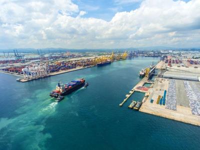 充电头经过惠州国际物流送抵意大利