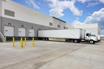 笔记本电脑散热器经过深圳国际货运配送至塞