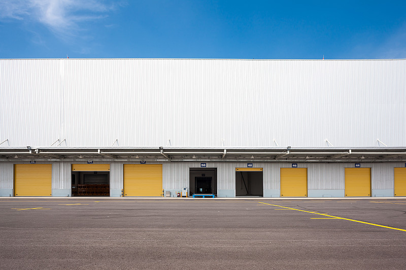 休闲鞋通过深圳全球物流及时送达挪威 休闲鞋通过深圳全球物流及时送达挪威