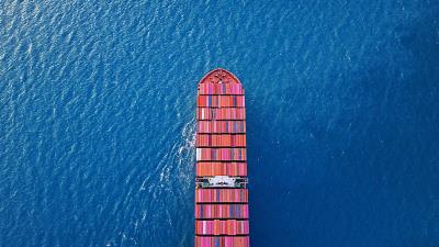 彩色铅笔借助深圳国际物流配送到英国