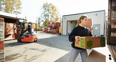 机械设备经广东广州国际物流运送至英国