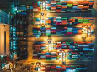 户外家具（花园桌椅、阳伞）通过山东烟台国际运输运送至希腊